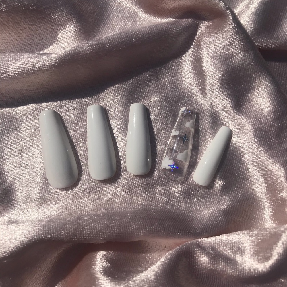GEL- white sky press on nails